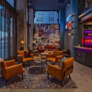 Moxy Downtown Hotel